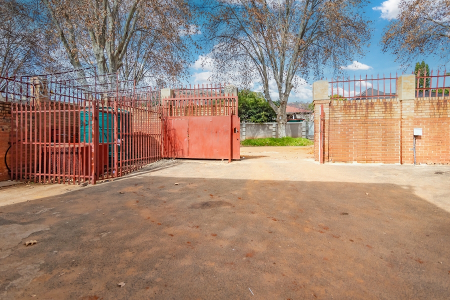 26 Bedroom Property for Sale in Bezuidenhout Valley Gauteng