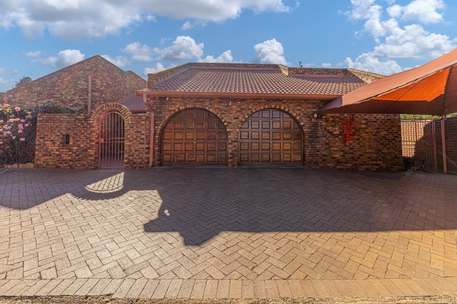 4 Bedroom Property for Sale in Eden Glen Gauteng