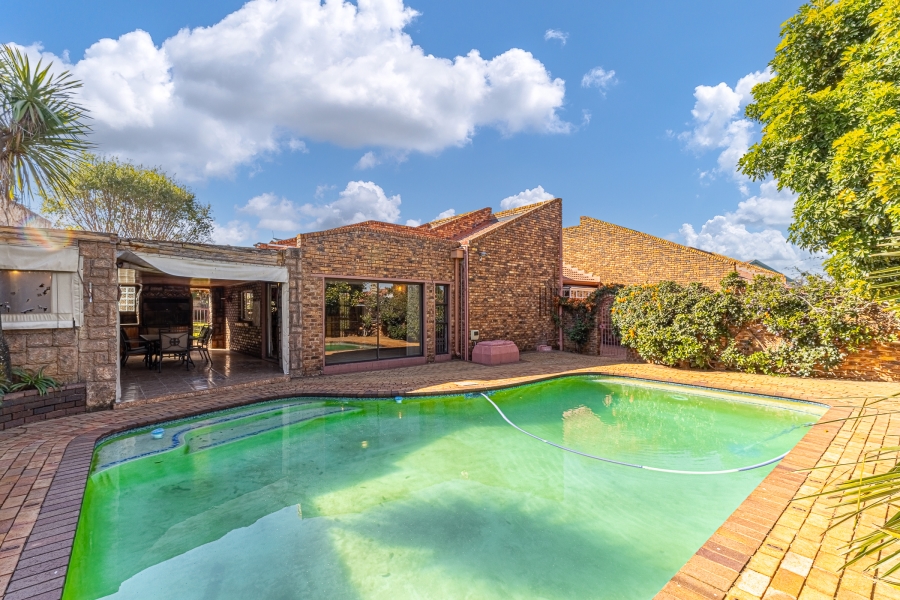 4 Bedroom Property for Sale in Eden Glen Gauteng