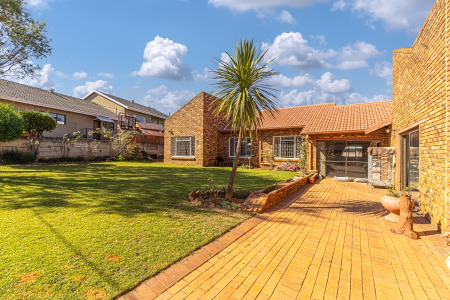 4 Bedroom Property for Sale in Eden Glen Gauteng