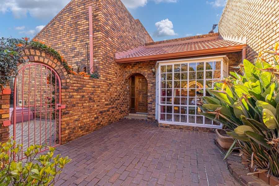 4 Bedroom Property for Sale in Eden Glen Gauteng