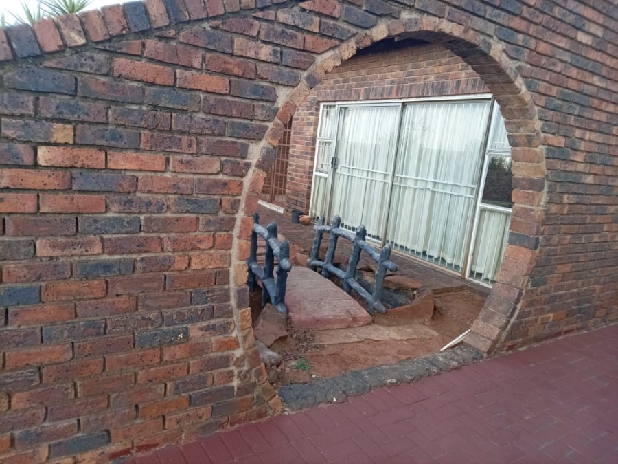 3 Bedroom Property for Sale in Golf Park Gauteng