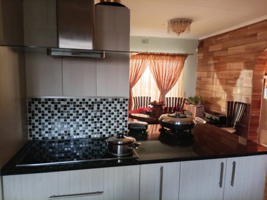 3 Bedroom Property for Sale in Golf Park Gauteng