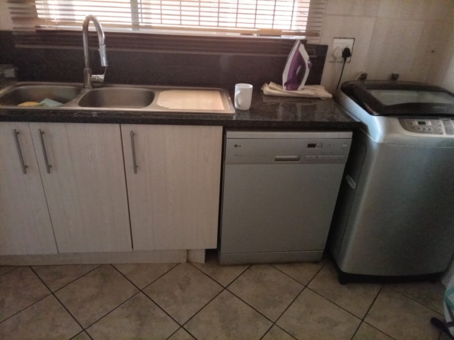 3 Bedroom Property for Sale in Golf Park Gauteng