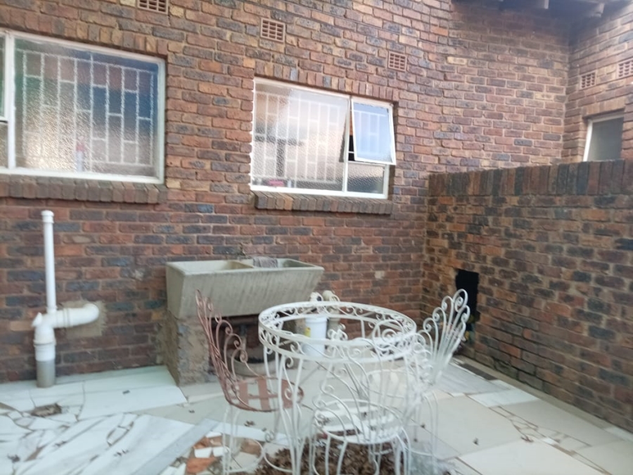 3 Bedroom Property for Sale in Golf Park Gauteng