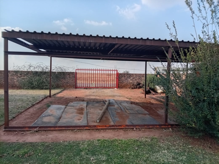 3 Bedroom Property for Sale in Golf Park Gauteng