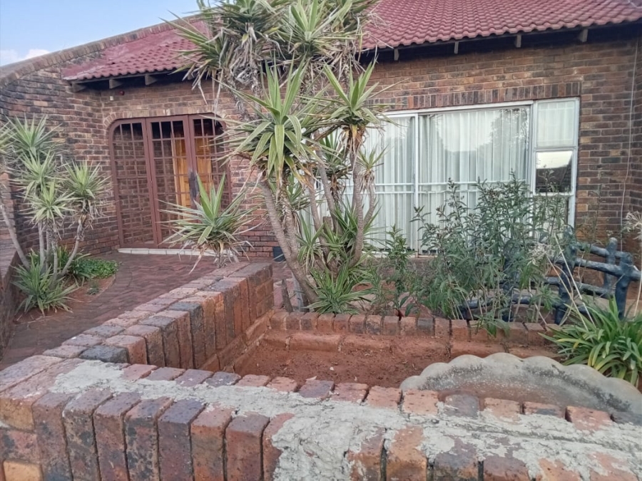 3 Bedroom Property for Sale in Golf Park Gauteng
