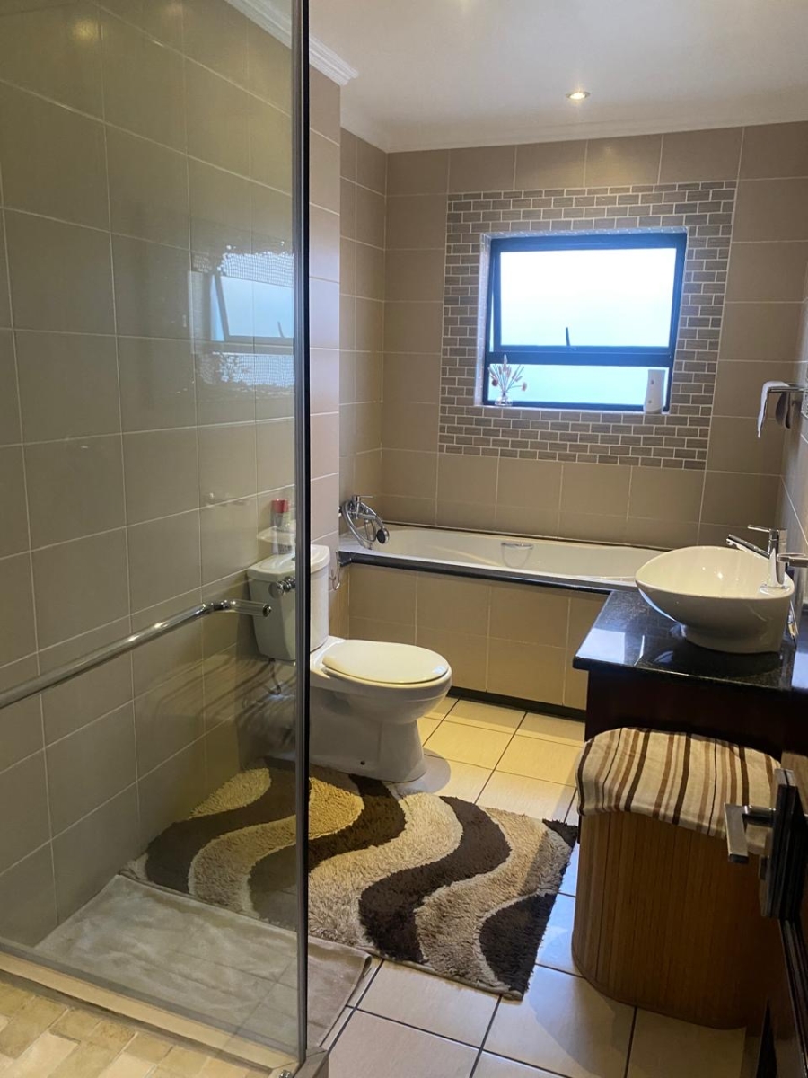3 Bedroom Property for Sale in Erand Gardens Gauteng
