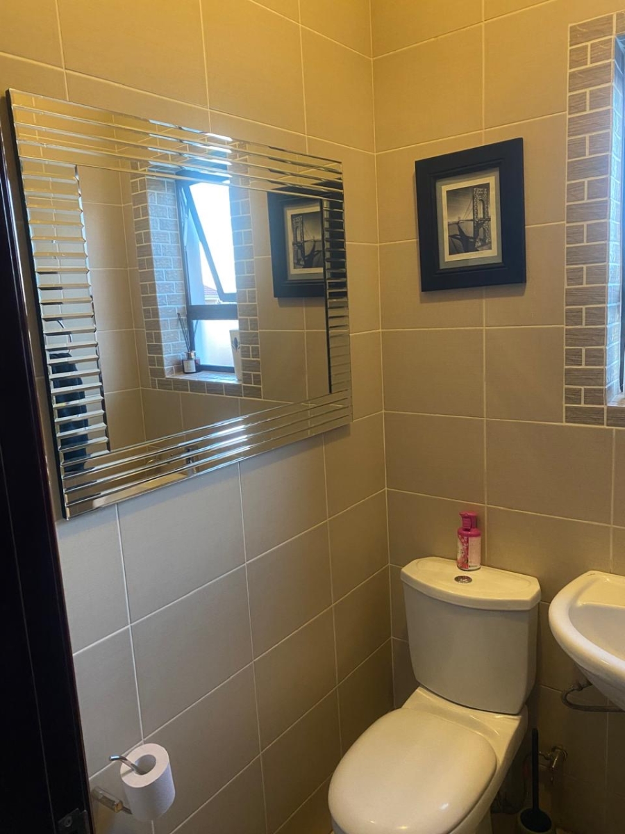 3 Bedroom Property for Sale in Erand Gardens Gauteng