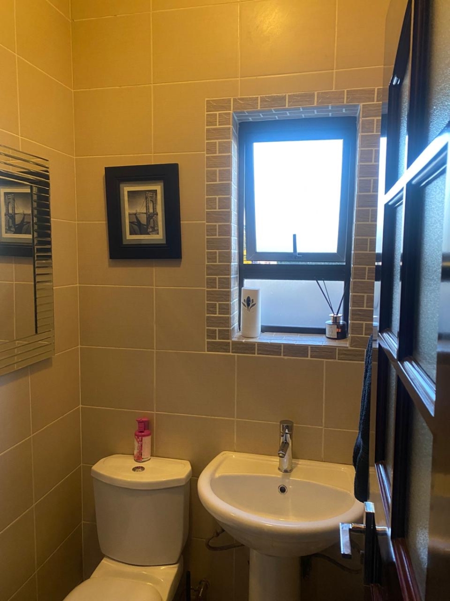 3 Bedroom Property for Sale in Erand Gardens Gauteng