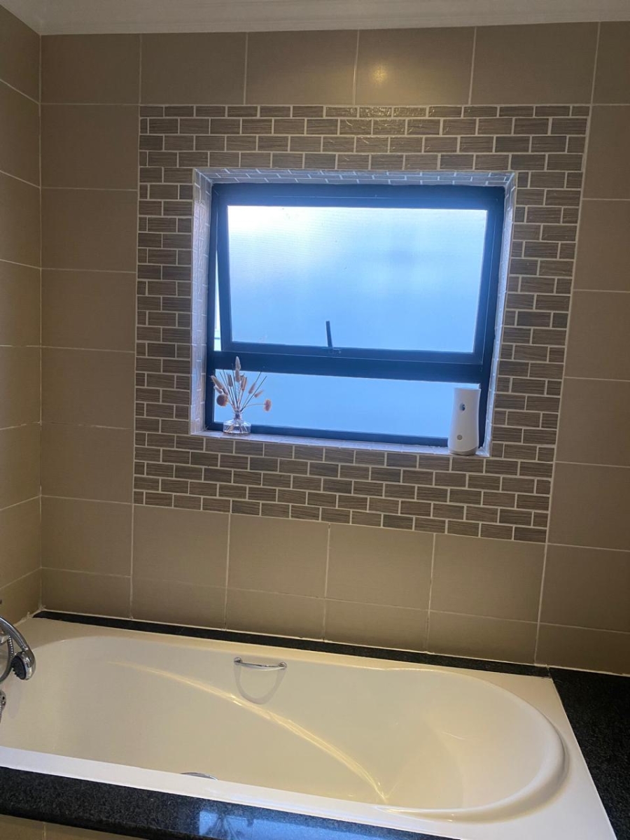 3 Bedroom Property for Sale in Erand Gardens Gauteng