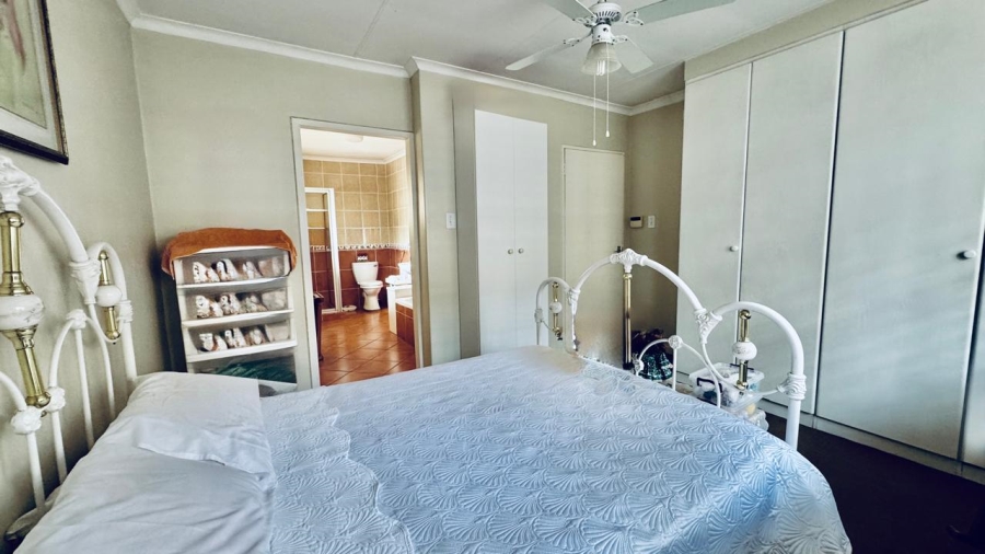 2 Bedroom Property for Sale in Wierda Park Gauteng