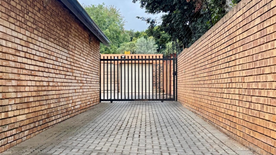 2 Bedroom Property for Sale in Wierda Park Gauteng
