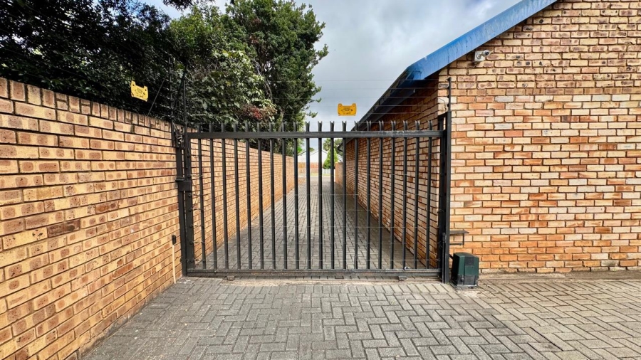 2 Bedroom Property for Sale in Wierda Park Gauteng