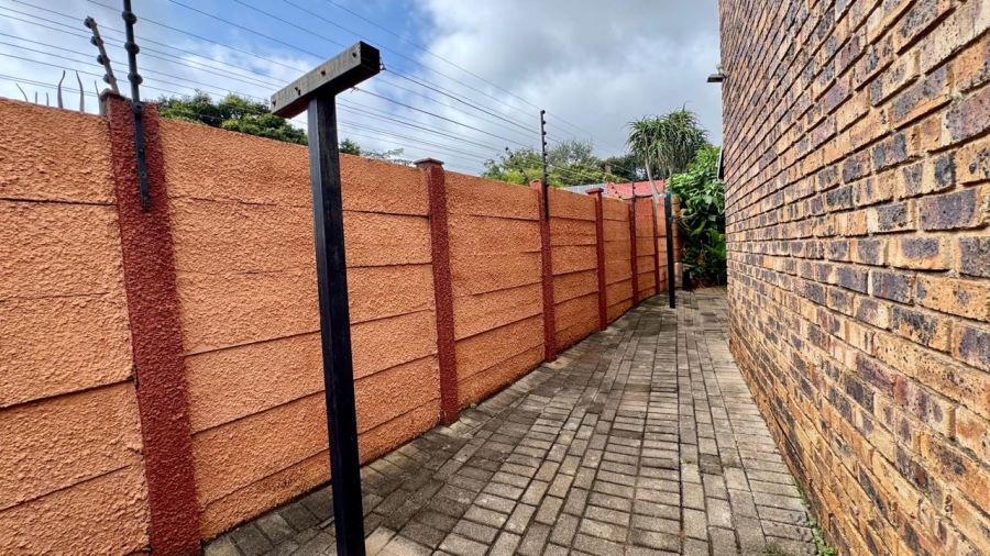 2 Bedroom Property for Sale in Wierda Park Gauteng