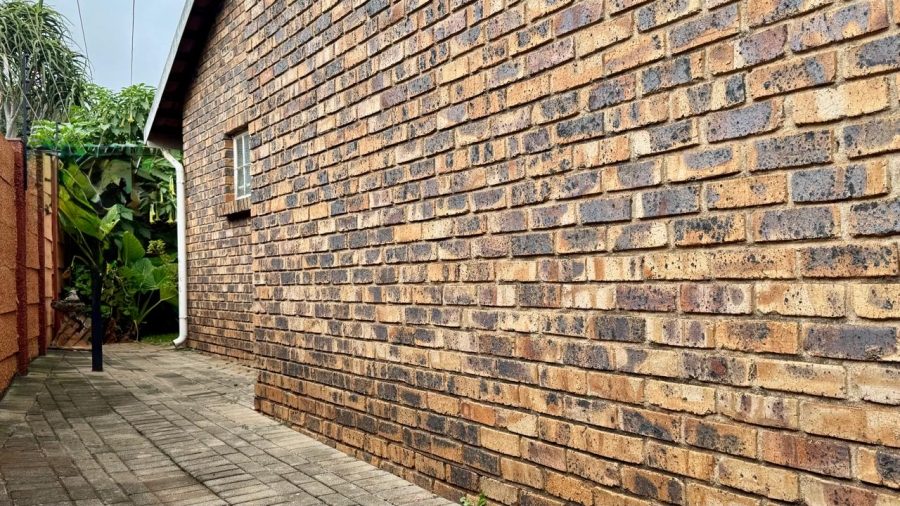2 Bedroom Property for Sale in Wierda Park Gauteng
