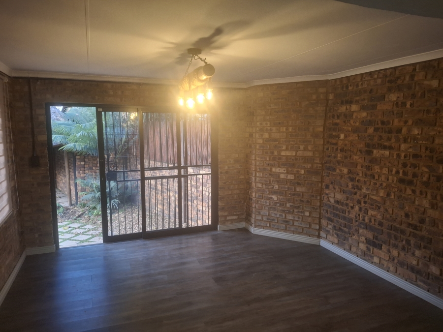 To Let 3 Bedroom Property for Rent in Garsfontein Gauteng