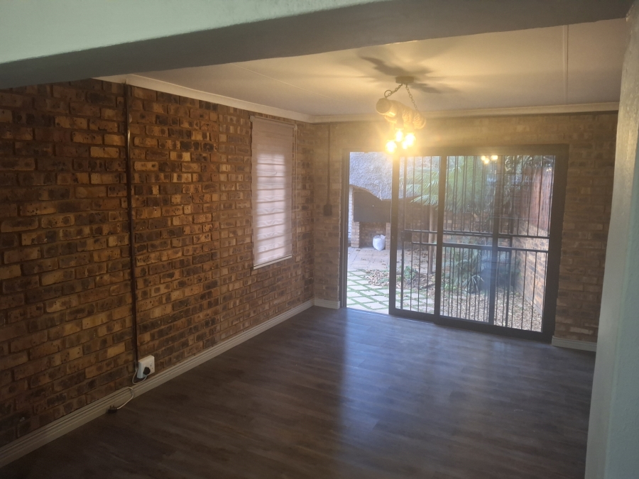 To Let 3 Bedroom Property for Rent in Garsfontein Gauteng