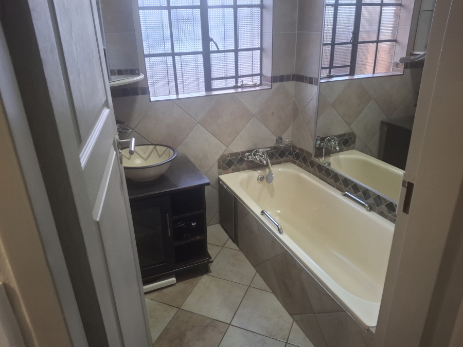 To Let 3 Bedroom Property for Rent in Garsfontein Gauteng