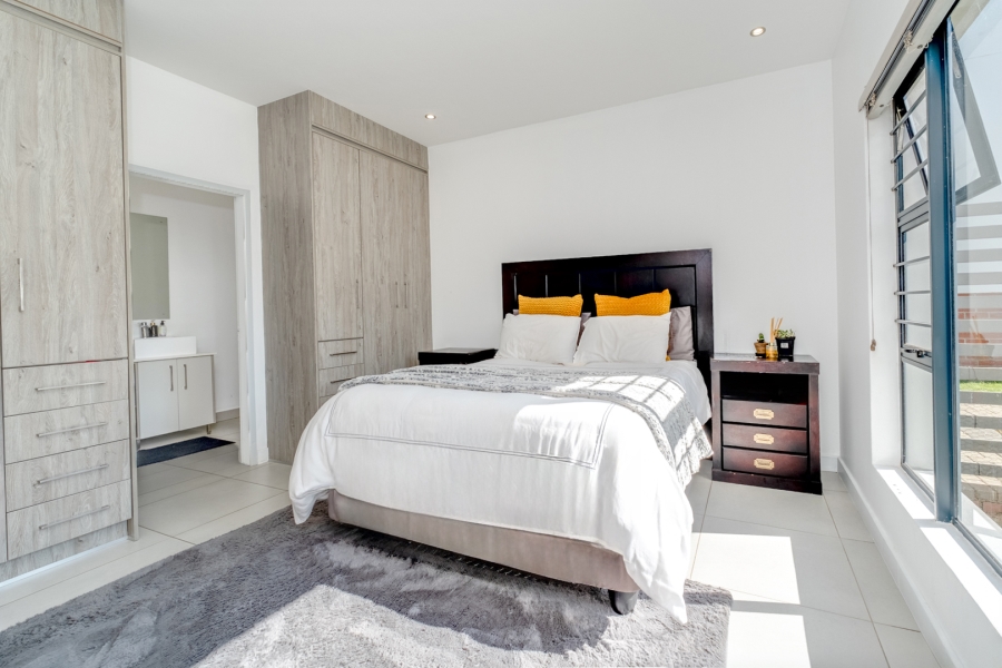 3 Bedroom Property for Sale in Broadacres Gauteng