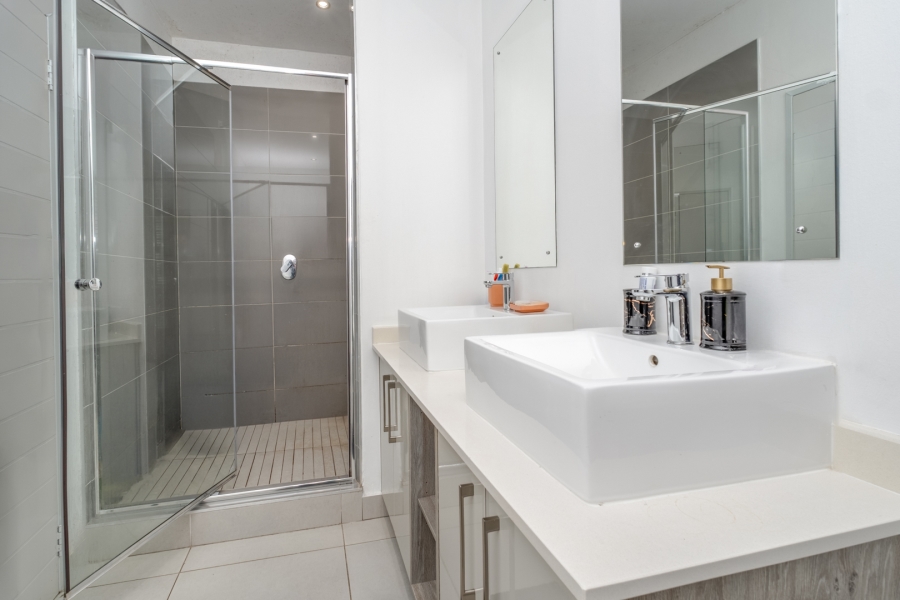3 Bedroom Property for Sale in Broadacres Gauteng