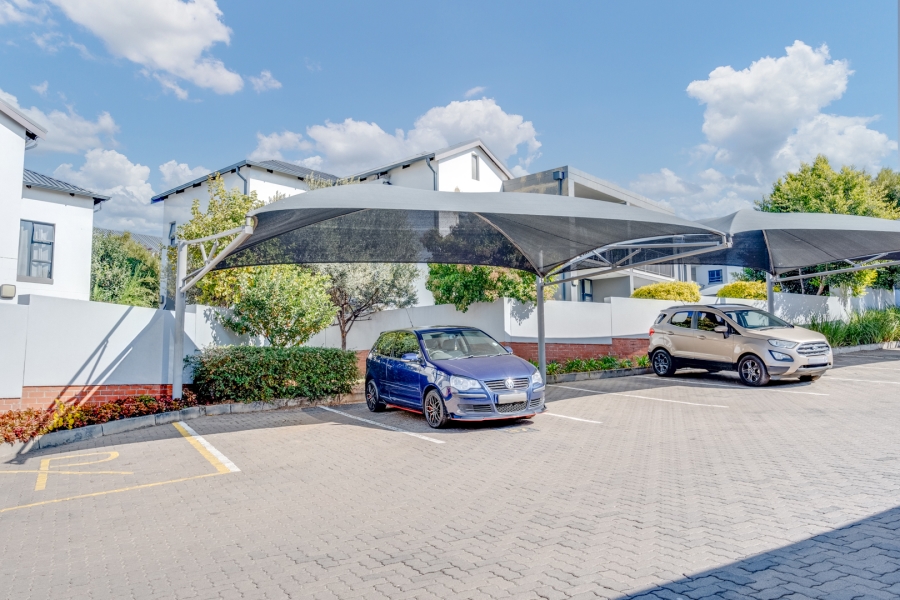 3 Bedroom Property for Sale in Broadacres Gauteng