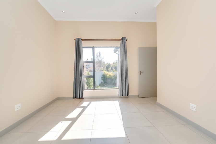 3 Bedroom Property for Sale in Broadacres Gauteng