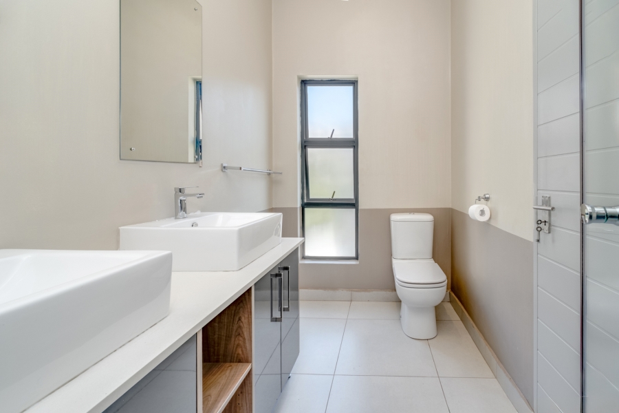 3 Bedroom Property for Sale in Broadacres Gauteng