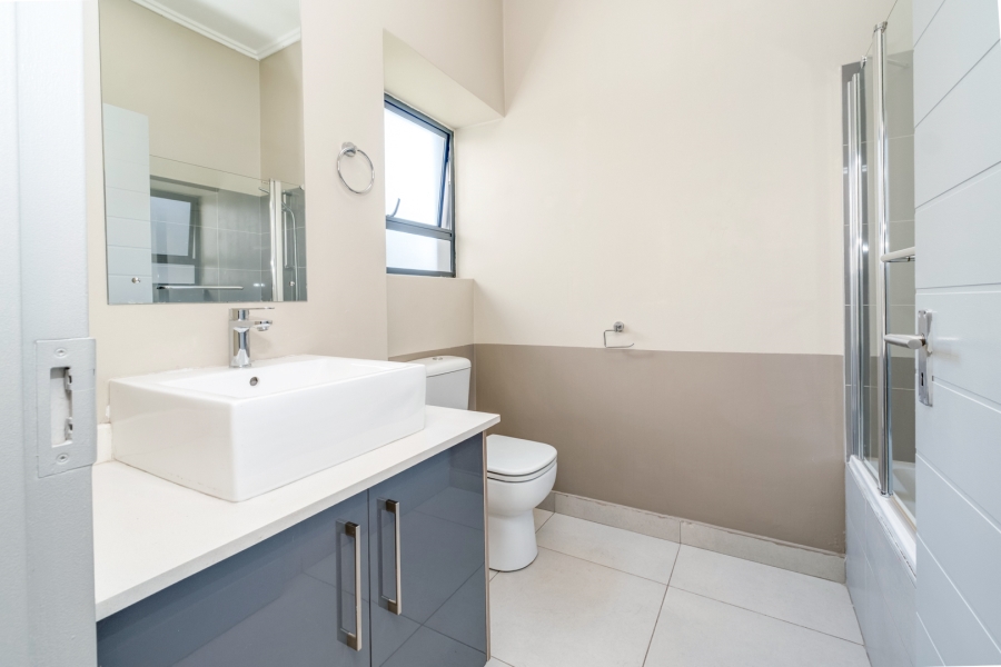 3 Bedroom Property for Sale in Broadacres Gauteng