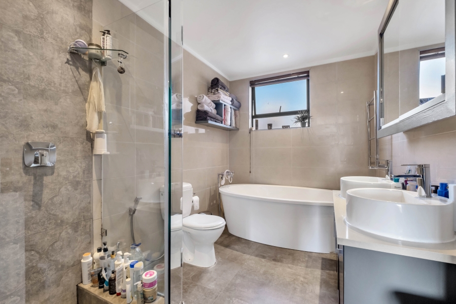 3 Bedroom Property for Sale in Greenside Gauteng