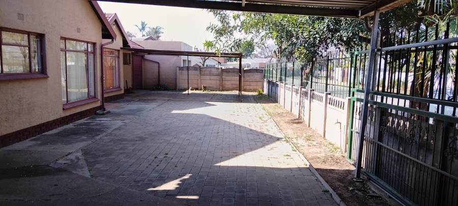 To Let 4 Bedroom Property for Rent in Beyers Park Gauteng