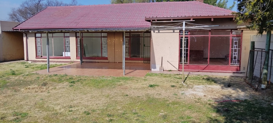 To Let 4 Bedroom Property for Rent in Beyers Park Gauteng
