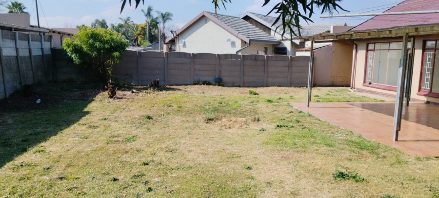 To Let 4 Bedroom Property for Rent in Beyers Park Gauteng