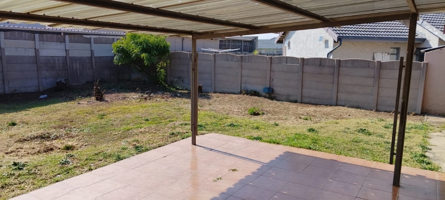 To Let 4 Bedroom Property for Rent in Beyers Park Gauteng