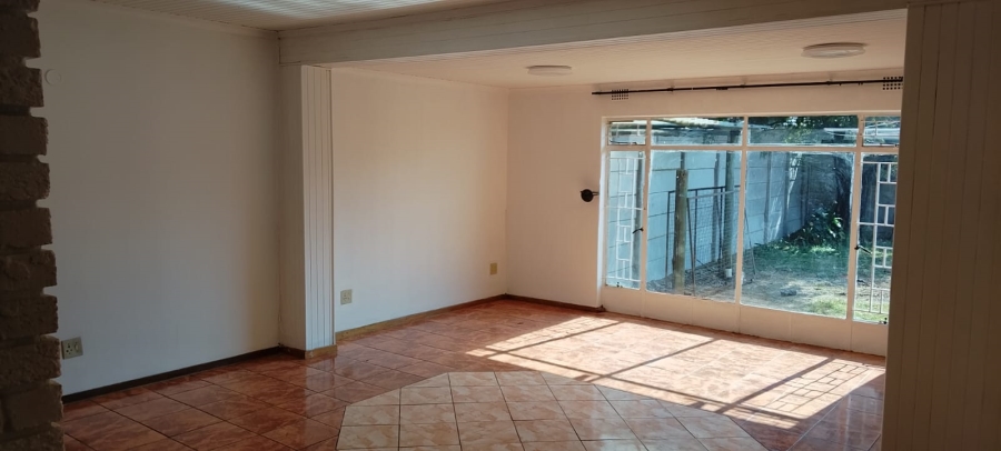 To Let 4 Bedroom Property for Rent in Beyers Park Gauteng