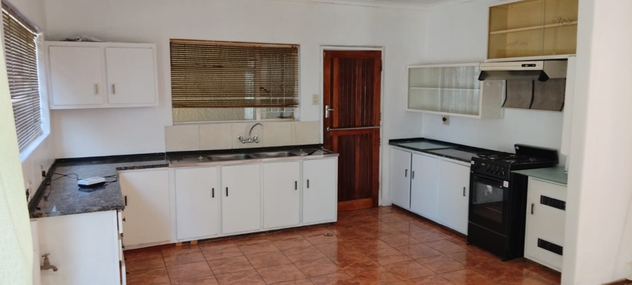 To Let 4 Bedroom Property for Rent in Beyers Park Gauteng