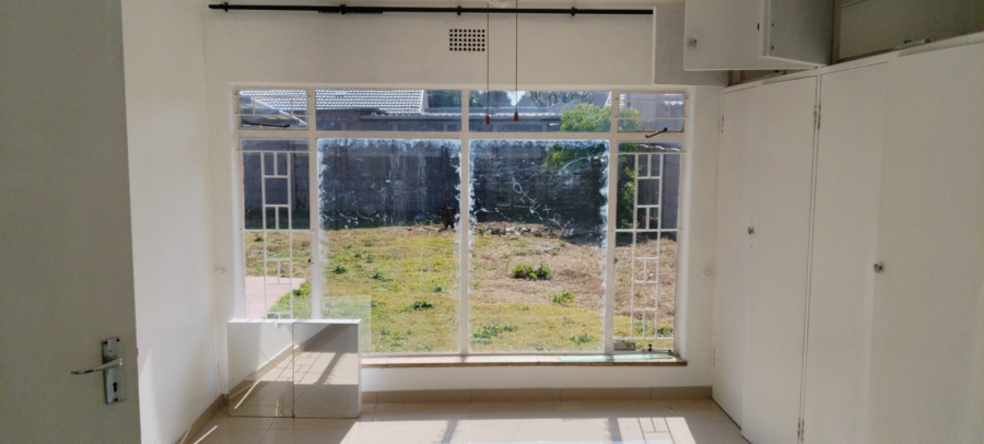To Let 4 Bedroom Property for Rent in Beyers Park Gauteng