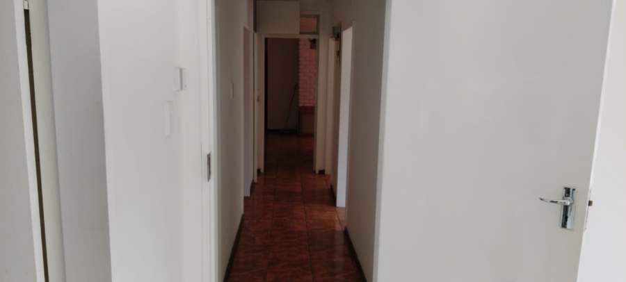 To Let 4 Bedroom Property for Rent in Beyers Park Gauteng