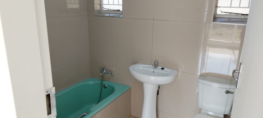To Let 4 Bedroom Property for Rent in Beyers Park Gauteng