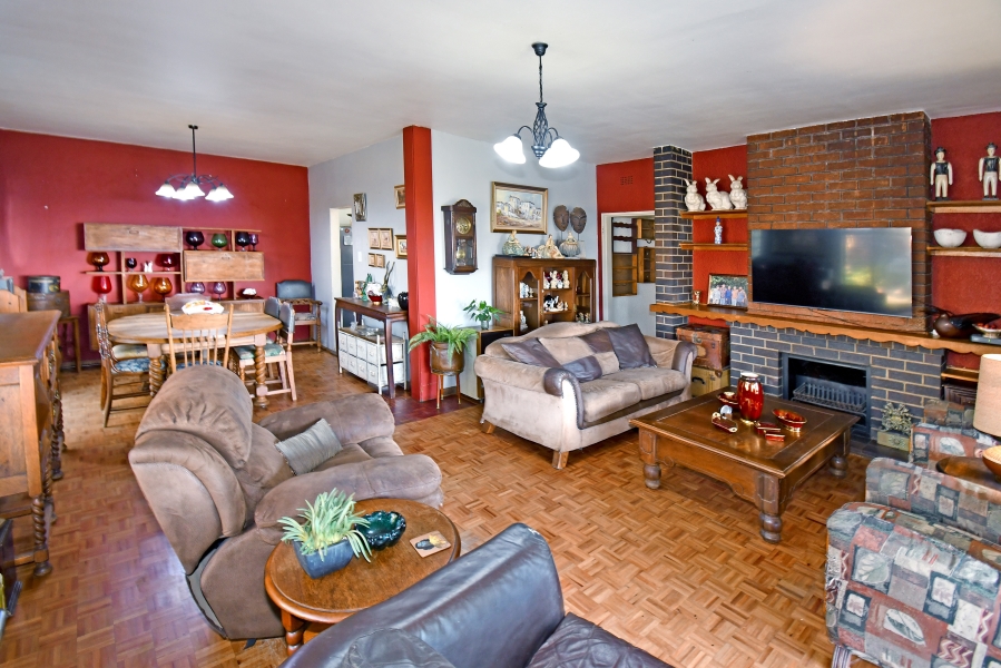 6 Bedroom Property for Sale in Quellerina Gauteng