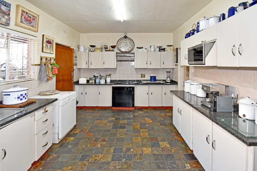 6 Bedroom Property for Sale in Quellerina Gauteng