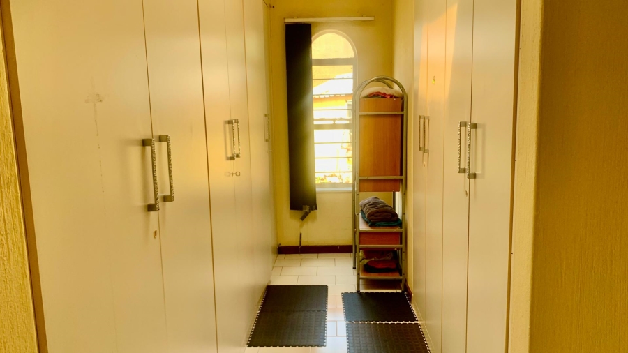 4 Bedroom Property for Sale in Bassonia Gauteng