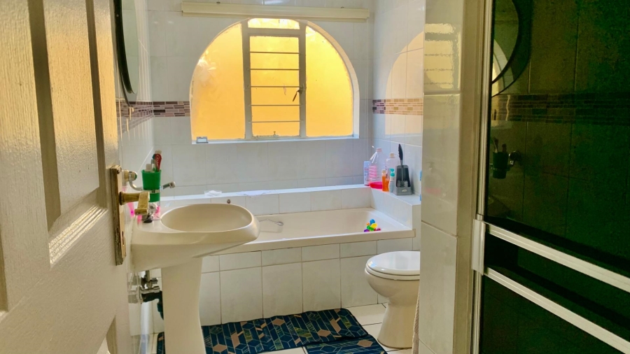 4 Bedroom Property for Sale in Bassonia Gauteng
