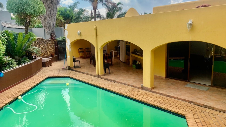 4 Bedroom Property for Sale in Bassonia Gauteng