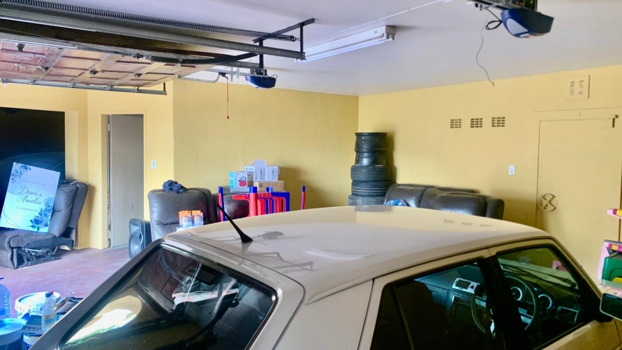 4 Bedroom Property for Sale in Bassonia Gauteng