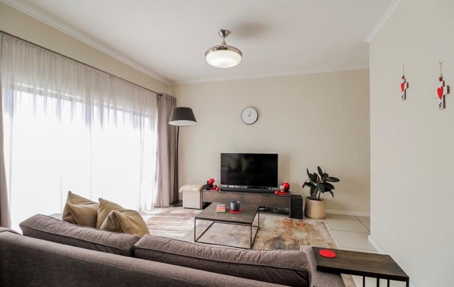 1 Bedroom Property for Sale in Greenstone Hill Gauteng