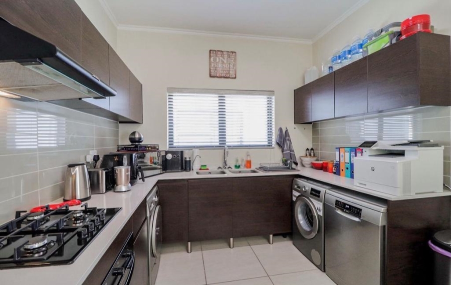 1 Bedroom Property for Sale in Greenstone Hill Gauteng