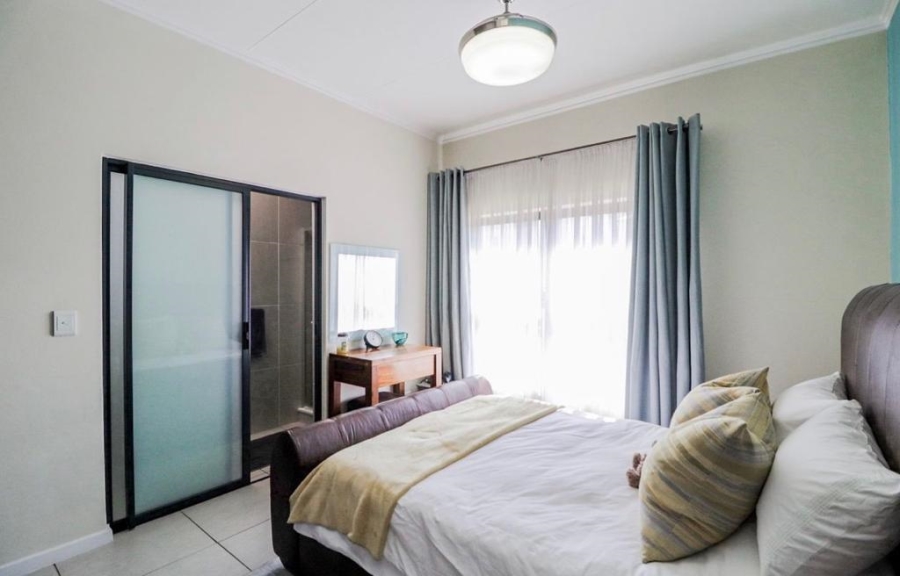 1 Bedroom Property for Sale in Greenstone Hill Gauteng