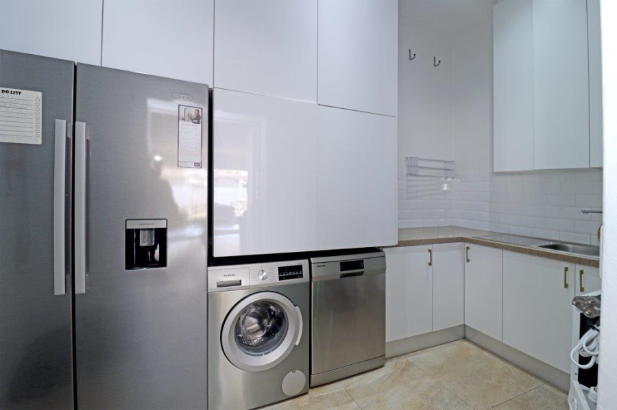 To Let 2 Bedroom Property for Rent in Parkhurst Gauteng