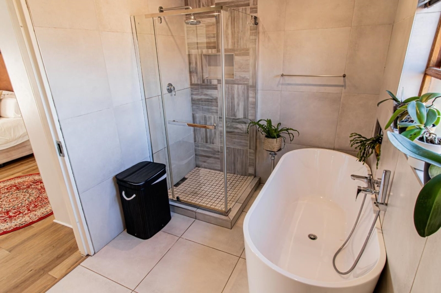 5 Bedroom Property for Sale in Meyersdal Gauteng